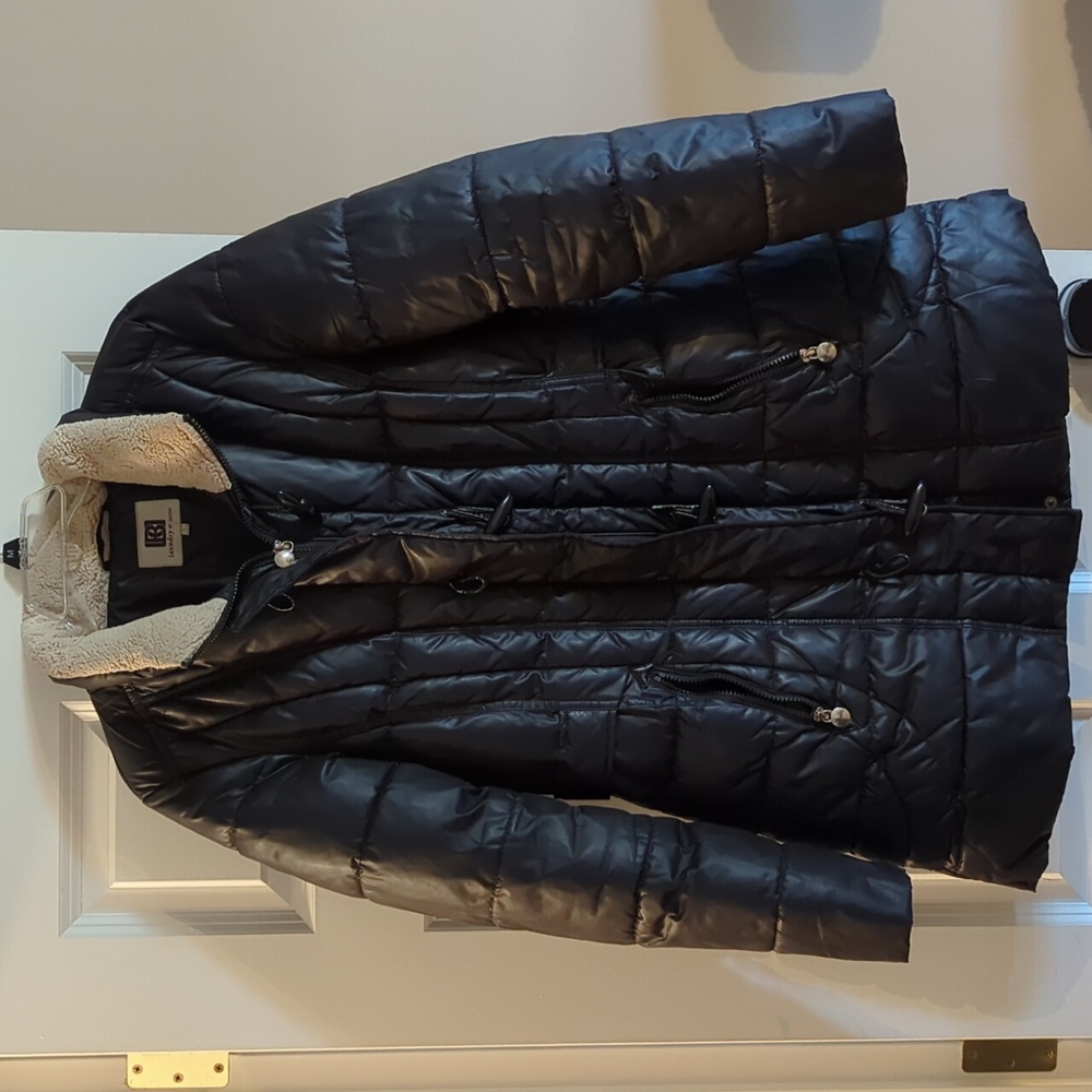 Laundry by designs. Black jacket large